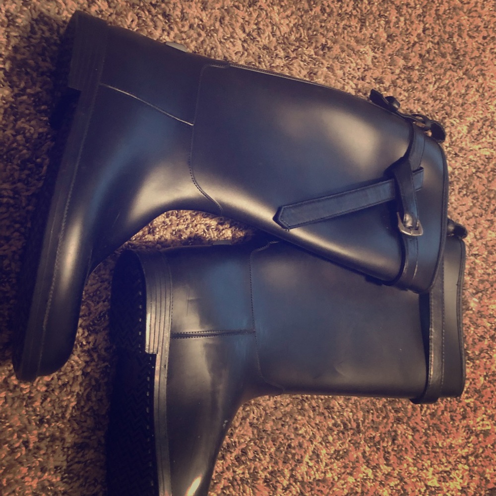 Dirty Laundry Rain Boots